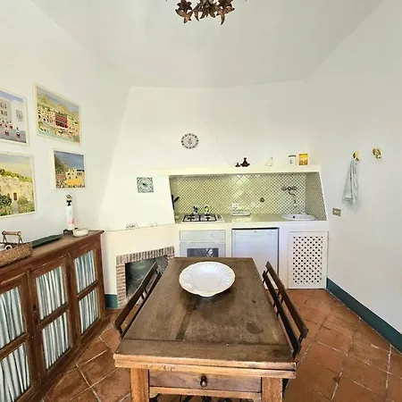 Lemon House Apartment